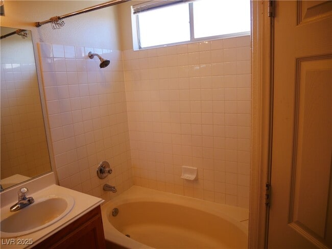 Building Photo - 2313 Avery Dr