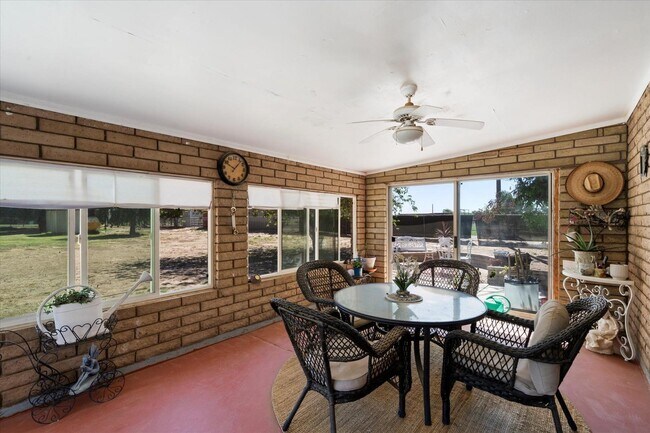 Building Photo - 23265 Vía Del Arroyo