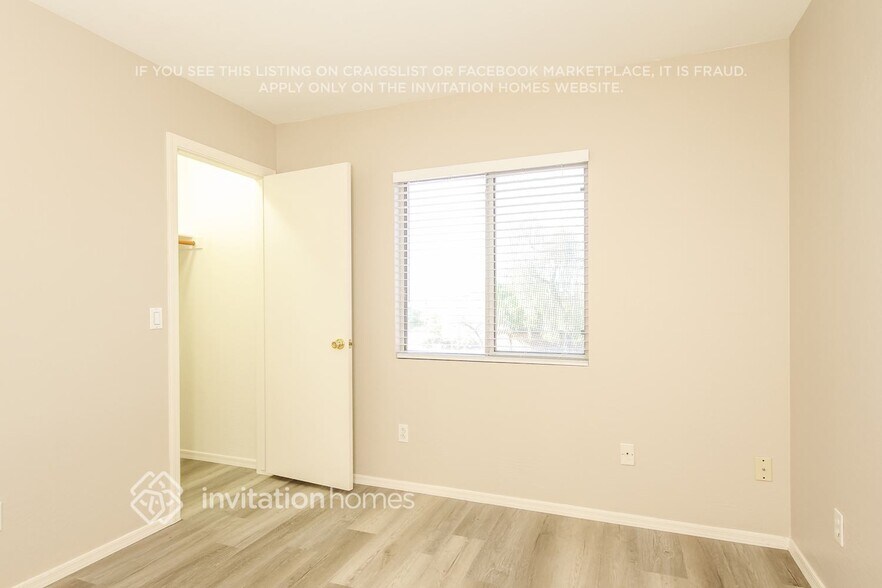 Building Photo - 11912 W Scotts Dr