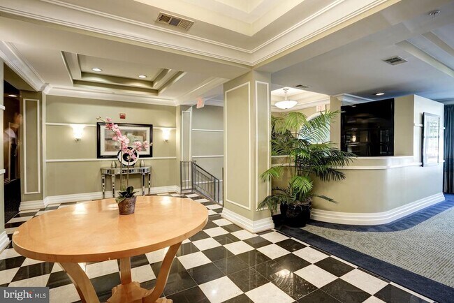 Building Photo - 4950 Brenman Park Dr