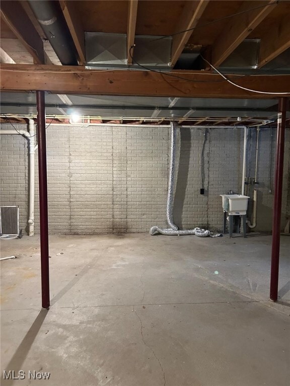 Building Photo - 3164 E 130th St