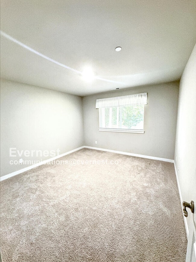 Building Photo - 16009 SE 141st Pl