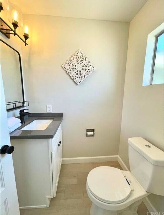 Building Photo - Charming 3BR Duplex in Los Angeles