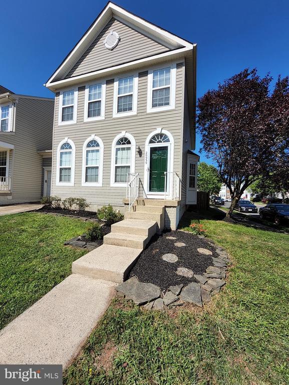 Building Photo - 20939 Calais Terrace