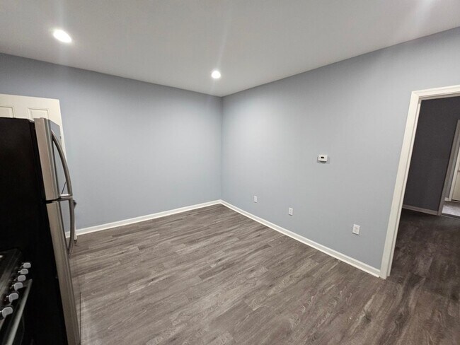 Building Photo - 4240 W Girard Ave