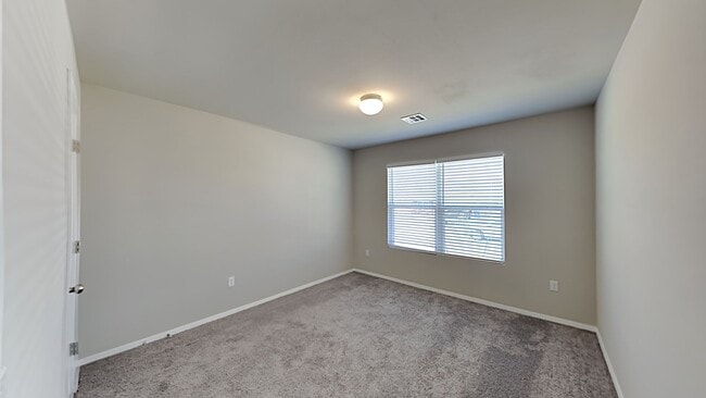 Building Photo - Very Nice 4 Bedroom 2 Bath in El Reno Schools