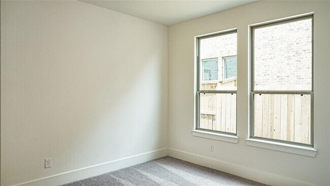 Building Photo - 7102 Grassland Vis Ln