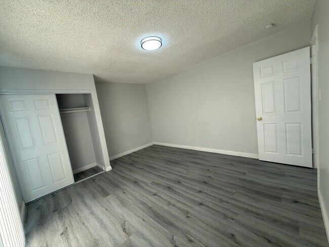 Building Photo - 1108 Cashman Dr