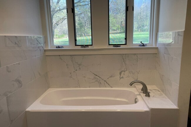 Building Photo - 12 Pine Hill Rd