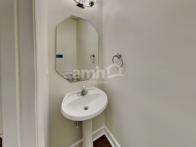 Building Photo - 1900 Spanish Bay Ct