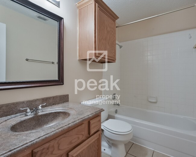 Building Photo - $2000! 3Bed/2.5Bath home in west Fort Worth!  Apply by 9/8 for Labor Day Savings! See description!