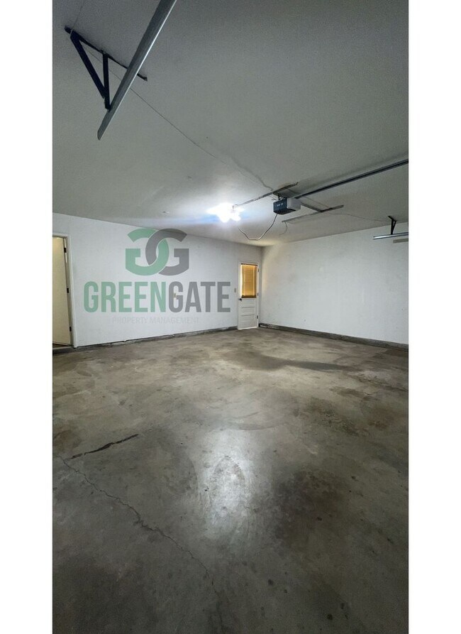 Building Photo - 3401 Winchester Ct