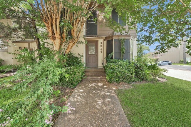 Primary Photo - 3843 Knollcrest Dr