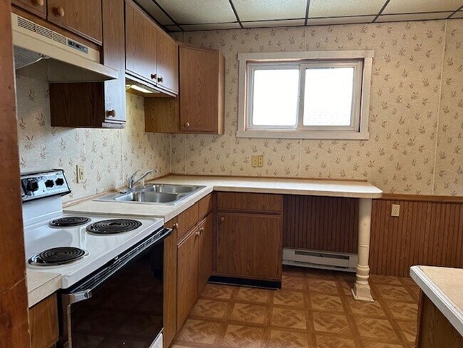 Building Photo - Williams Valley School District 2 Bedroom ...