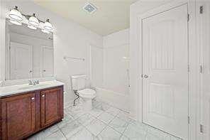 Building Photo - 15 Creekwater Dr