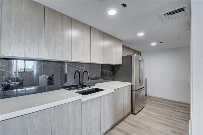 Building Photo - 110 N Federal Hwy