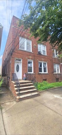 Building Photo - 519 Avenue A