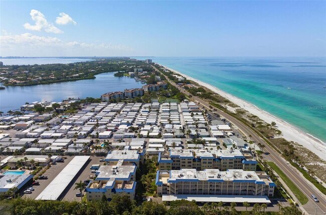 Building Photo - 3802 Gulf of Mexico Dr
