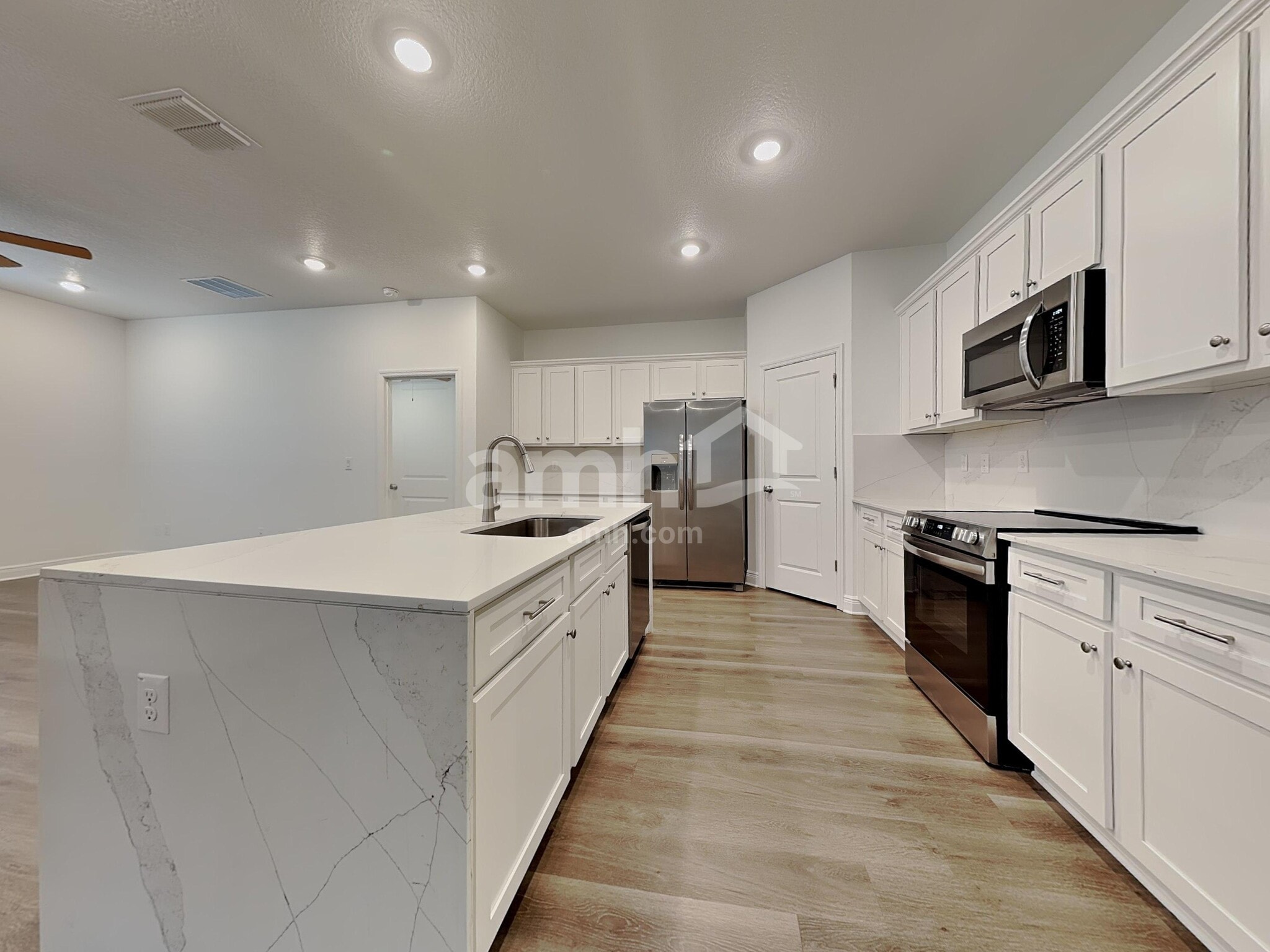 Building Photo - 6650 Atlantic Bch Ave