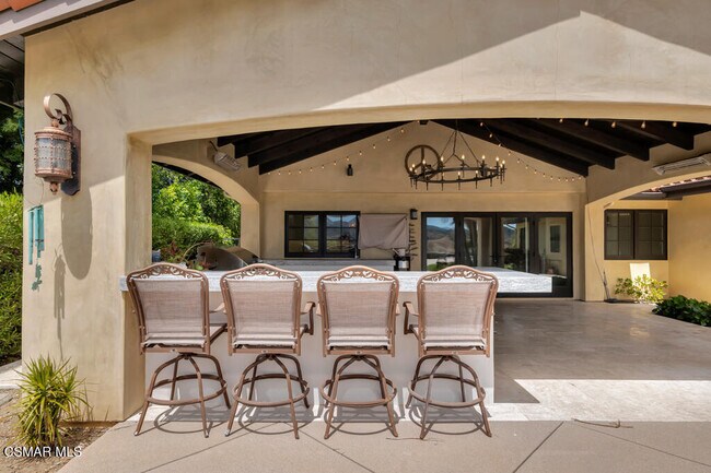 Building Photo - 2076 Hillsbury Rd