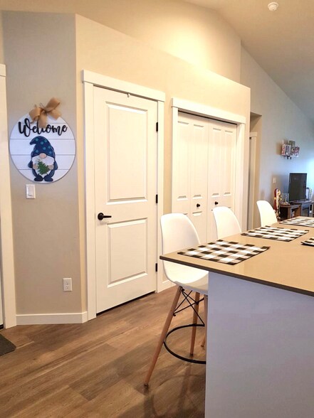 Building Photo - 2029 S Hills Ave.