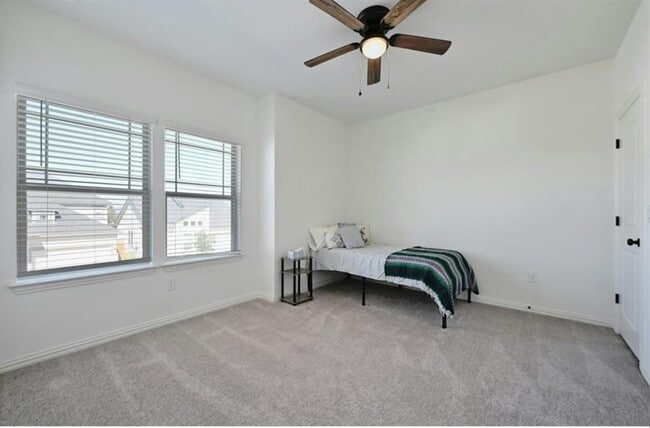 Building Photo - 12613 Stanford Dr