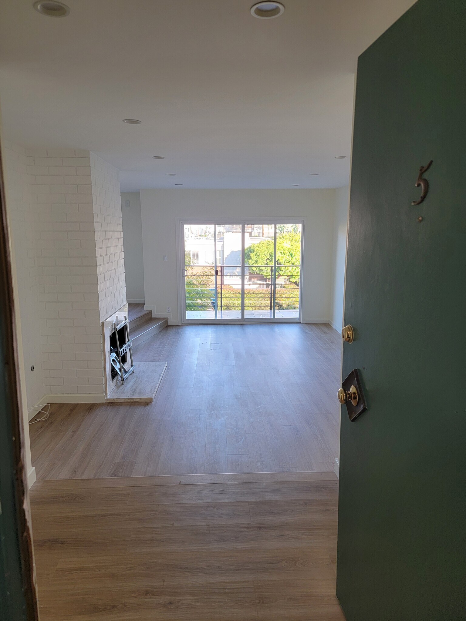 Building Photo - 12029 Goshen Ave