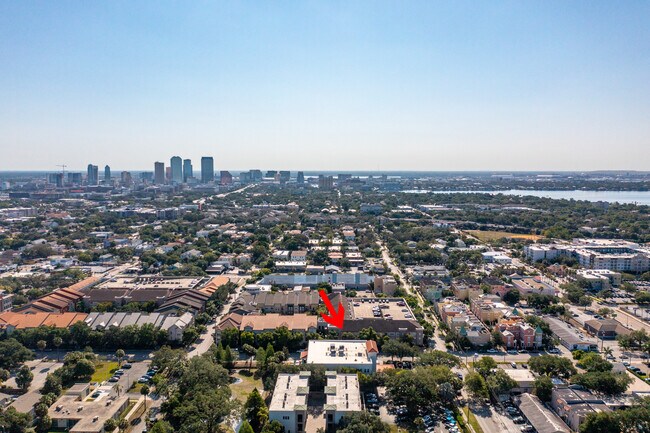 Building Photo - 520 S Armenia Ave