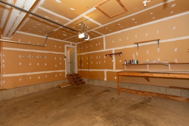 Building Photo - 4 bed, 2.5 bath Single Family Home in Charles Town's Locust Hill Community