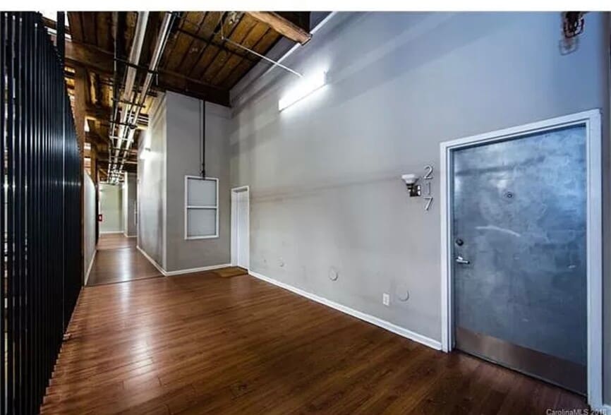 Front door - 201 S Hoskins Rd