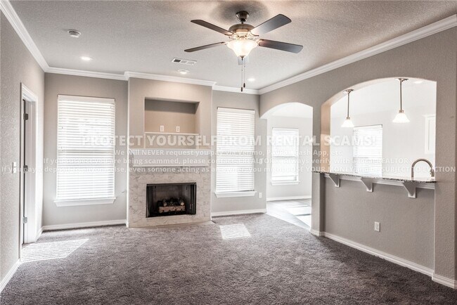 Building Photo - 1121 Gardenia St