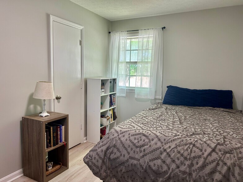 Building Photo - 6603 New Bowling Green Rd