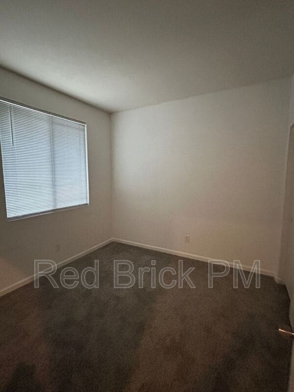 Building Photo - 3577 Santiago Ave