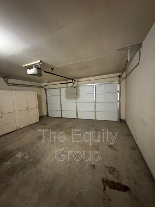 Building Photo - 722 S Linwood St