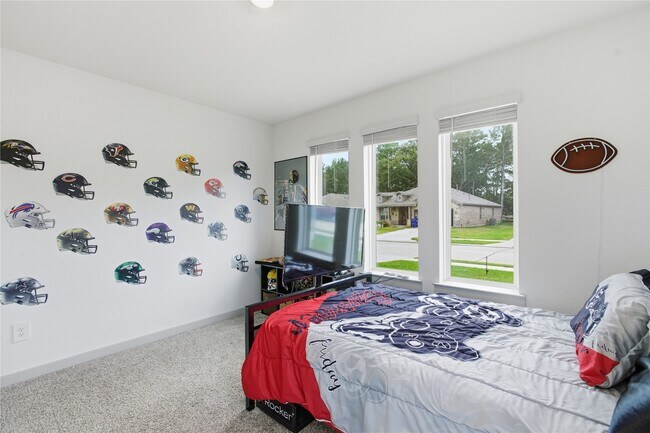 Building Photo - 130 Lk Wy Cir