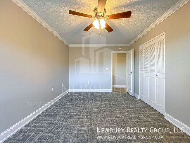 Building Photo - 530 N Main St