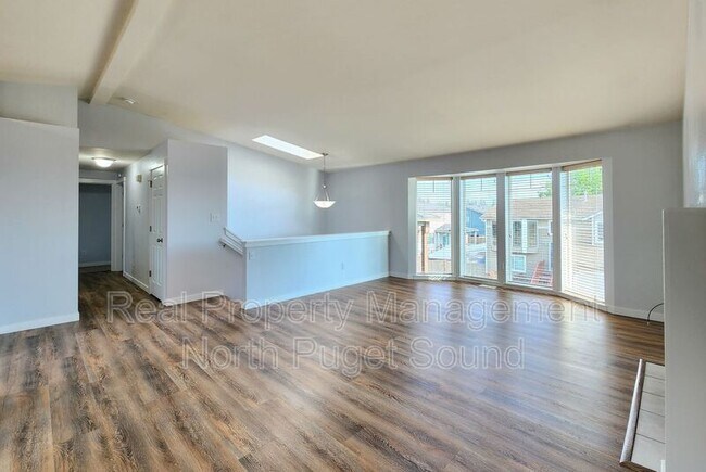 Building Photo - 7209 31st Pl NE