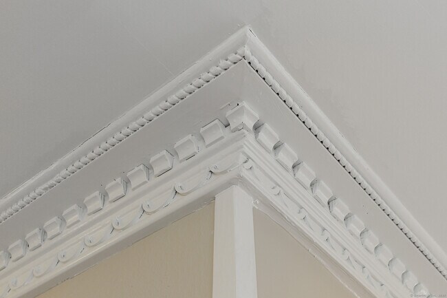 Building Photo - 562 Amity Rd