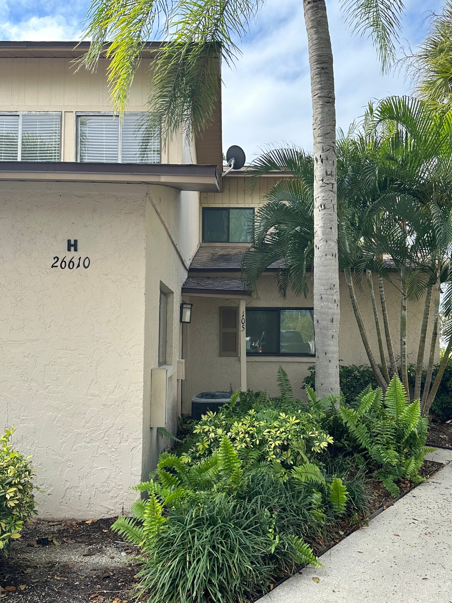 Building Photo - 26610 Southern Pines Dr