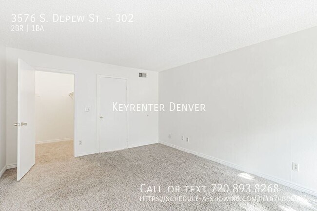 Building Photo - Spacious 2-Bedroom Condo with Loft, Firepl...