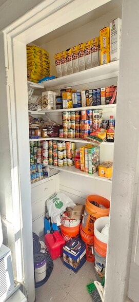 Building Photo - 3858 N St Louis Ave