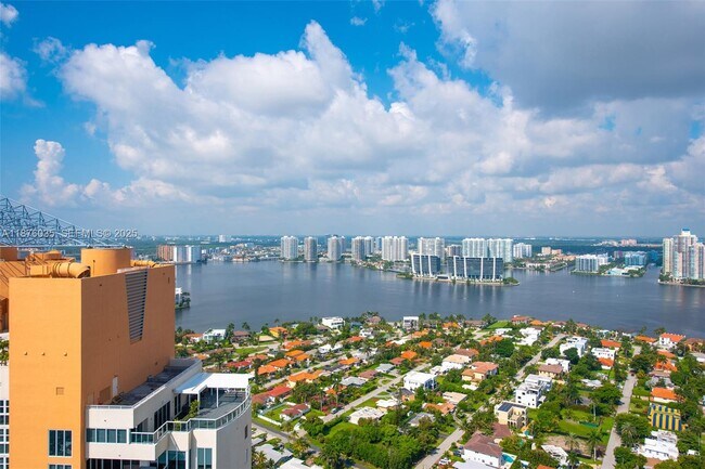 Building Photo - 18975 Collins Ave