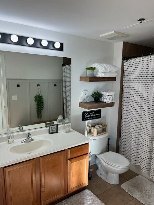 Building Photo - 1550 S Blue Island Ave