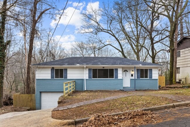 Building Photo - Newly Renovated 4 Bedroom, 2 Bath Home