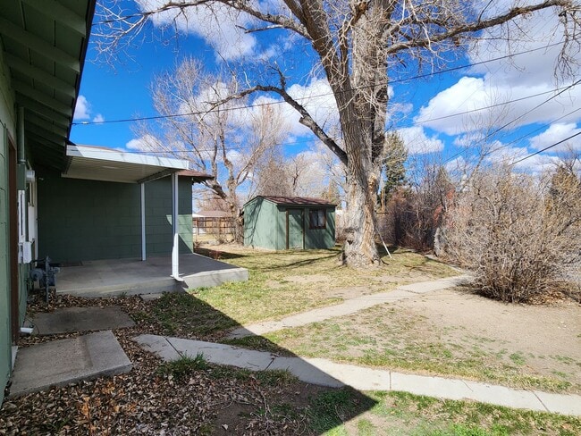 Building Photo - Charming 2 Bedroom W/Garage