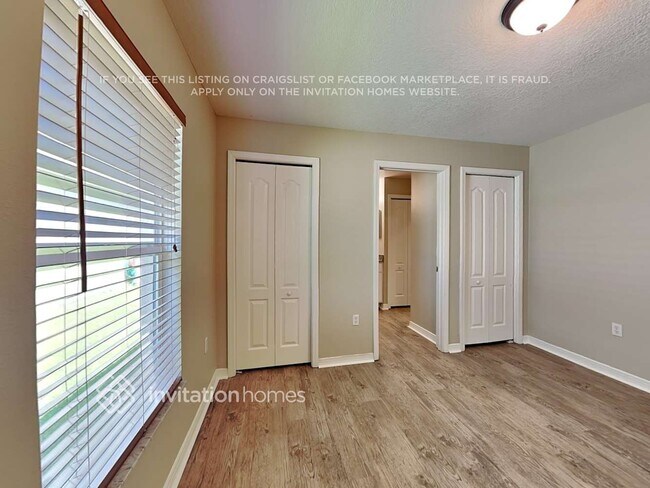 Building Photo - 1141 Creekview Ct