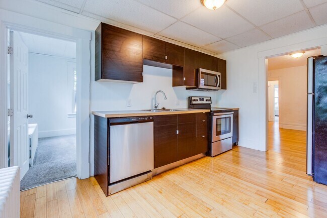 Building Photo - 406 Kingsboro St