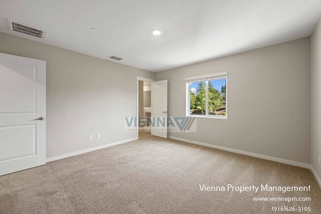 Building Photo - 2327 Comstock Ln