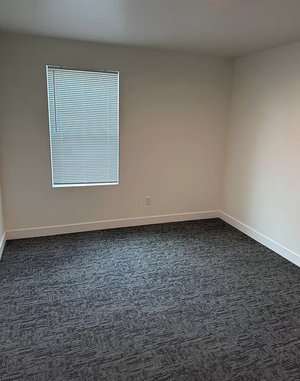 Building Photo - 930 Pinyon Ave