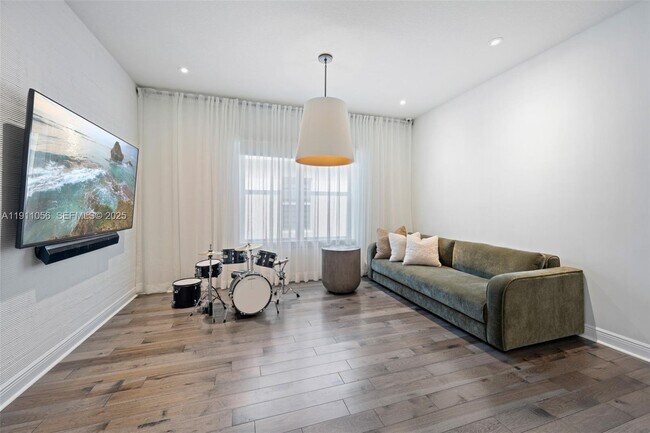 Building Photo - 1465 Bursera Ter